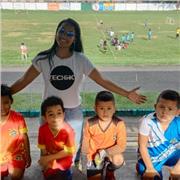 Profesora de educación física a la primera infancia